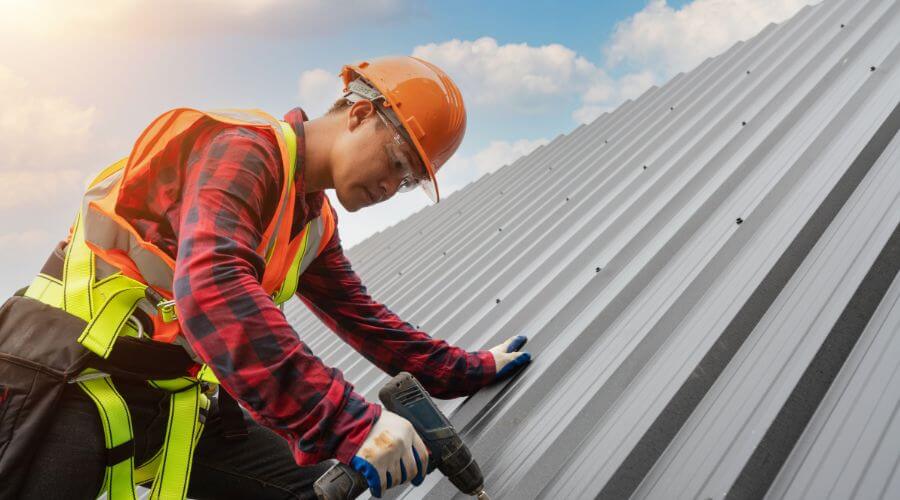 Professional Emergency Roof Repairs services in Naalehu, HI
